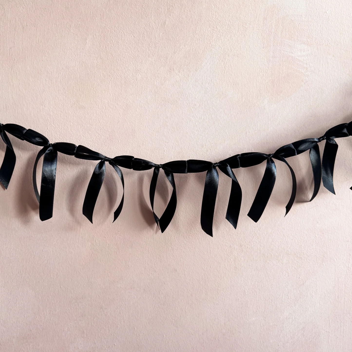 Black Bow Bunting